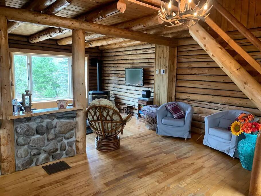Cozy Log Cottage La Minerve Exterior photo